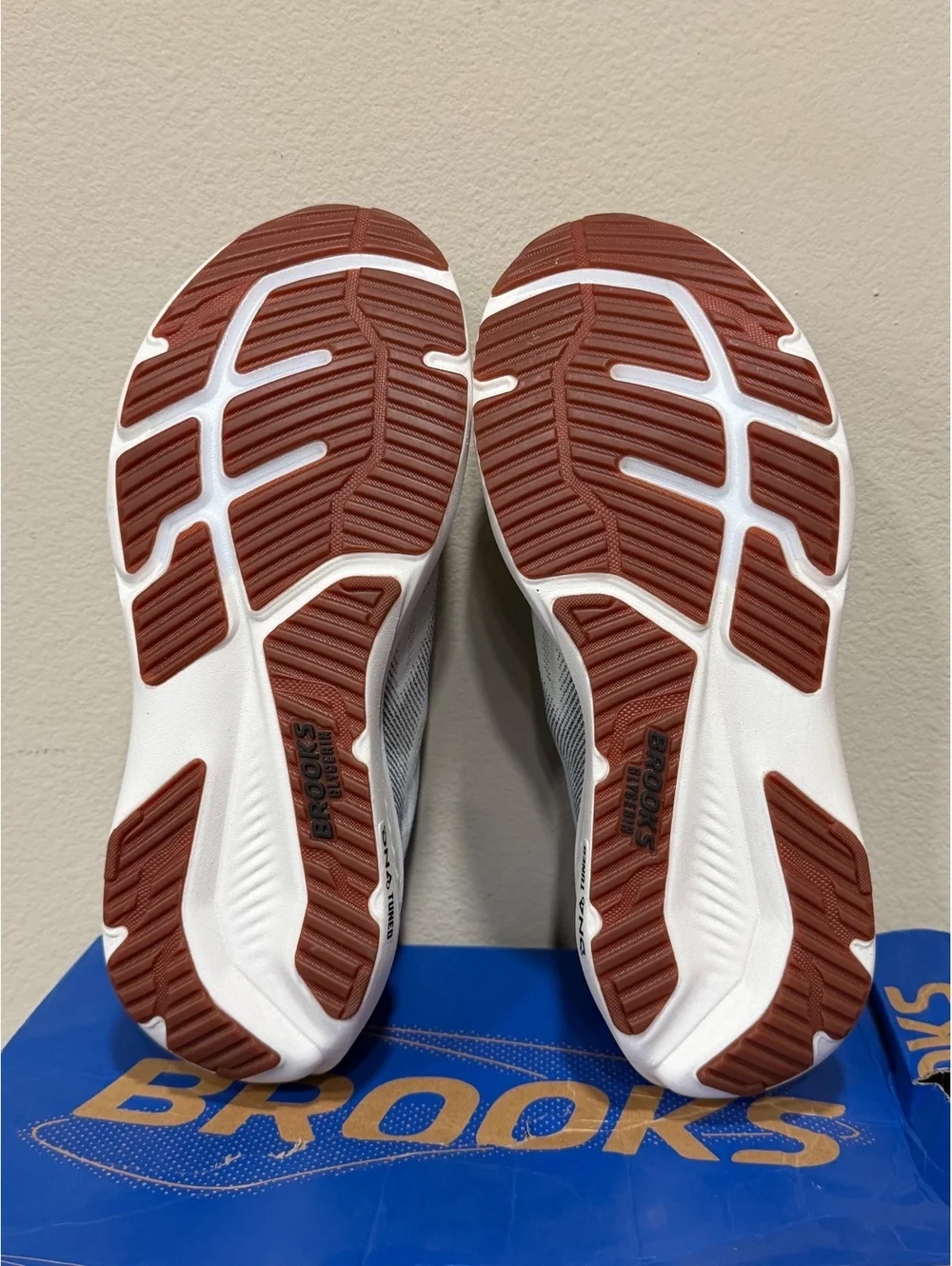 Size 12 - Brooks Glycerin 23 “White Black Gum”